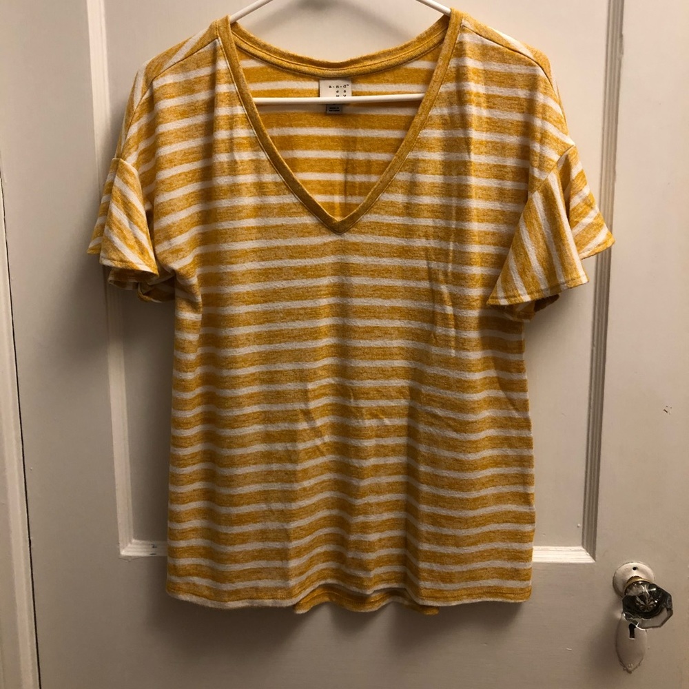 Yellow/white striped top